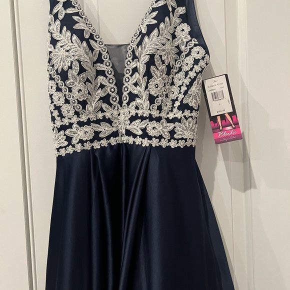 Blondie nites navy gown size 5 - Picture 2 of 8